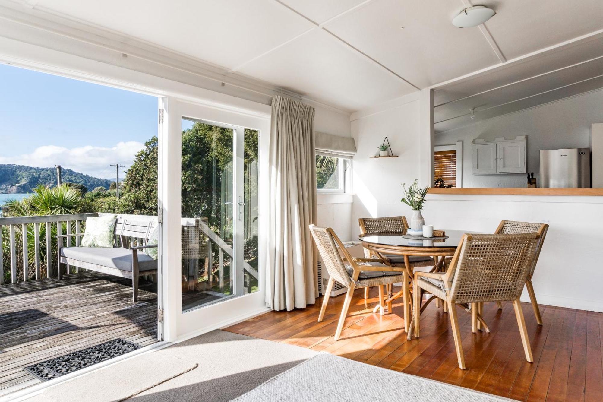 Tawatahi Cottage Раглан Екстериор снимка